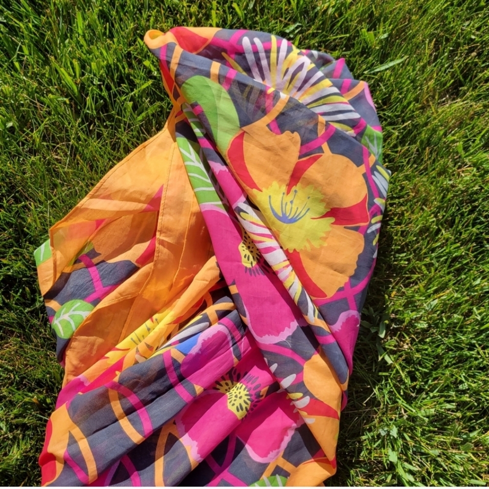 Vera Bradley Large Floral Scarf Sarong ~ Retired Jazzy Blooms ~Bright & Colorful - Picture 5 of 14